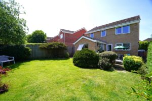 Priory Green, Highworth