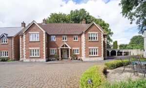 Squires Court, Highworth